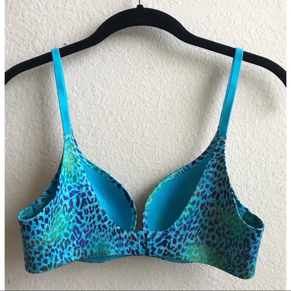 Victoria’s Secret push up bra 32B - Picture 2 of 3